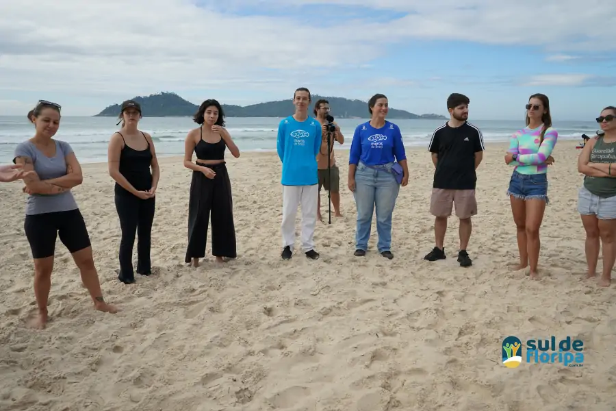 Mutirão do Projeto Meros do Brasil mobiliza voluntários na limpeza da Praia do Campeche 5 Mutirão do Projeto Meros do Brasil mobiliza voluntários na limpeza da Praia do Campeche 5