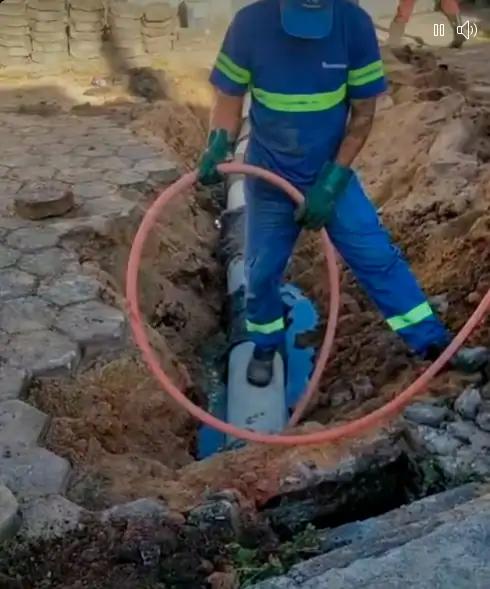 Rua Tenente Calandrini é interditada para manutenção na rede pluvial no Carianos 1 Rua Tenente Calandrini é interditada para manutenção na rede pluvial no Carianos 1