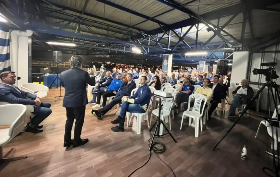 Sócios debatem situação financeira e processo de Recuperação Judicial do Avaí Futebol Clube 5 Sócios debatem situação financeira e processo de Recuperação Judicial do Avaí Futebol Clube 5