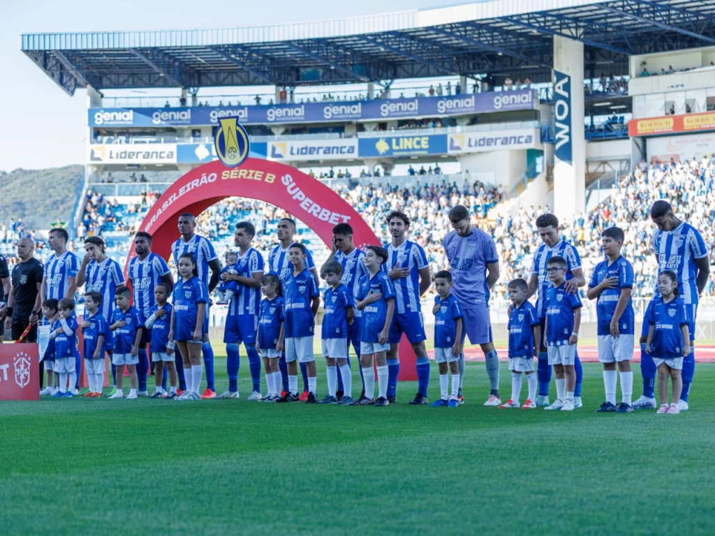 Avaí e Atlético Saf-GO empatam na Ressacada 5 Avaí e Atlético Saf-GO empatam na Ressacada 5