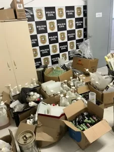 Leia mais sobre o artigo Ação conjunta entre Polícia Civil e Vigilância Sanitária interdita laboratório clandestino de produção de refis para cigarros eletrônicos na Capital
