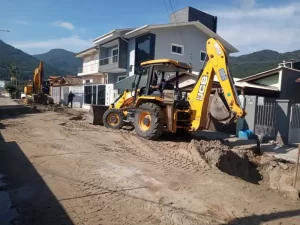 Leia mais sobre o artigo CASAN inicia dois novos trechos de rede coletora nos bairros Monte Verde e Itacorubi em Florianópolis