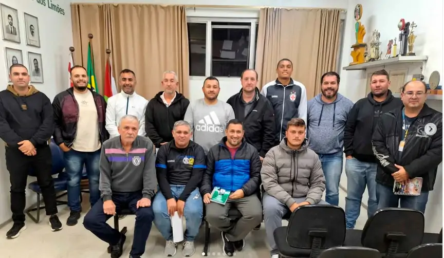 Campeonato Municipal Adulto de Florianópolis terá 13 clubes e promete equilíbrio em 2025 1 Campeonato Municipal Adulto de Florianópolis terá 13 clubes e promete equilíbrio em 2025 1
