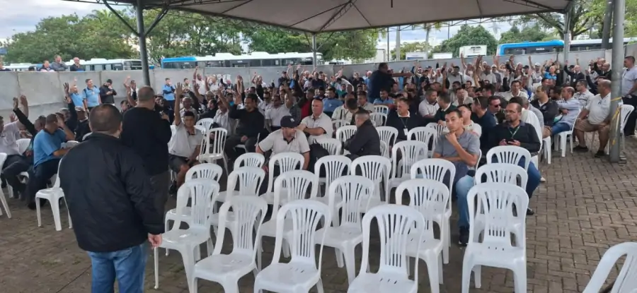 Greve de ônibus: serviço é normalizado com o fim da paralisação em Florianópolis 1 Greve de ônibus: serviço é normalizado com o fim da paralisação em Florianópolis 1