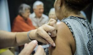 Leia mais sobre o artigo Idosos são os mais atingidos por infecções do vírus da gripe