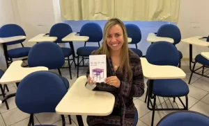 Leia mais sobre o artigo Livro No chão da sala de aula será lançado na Fundação Cultural BADESC, em Florianópolis