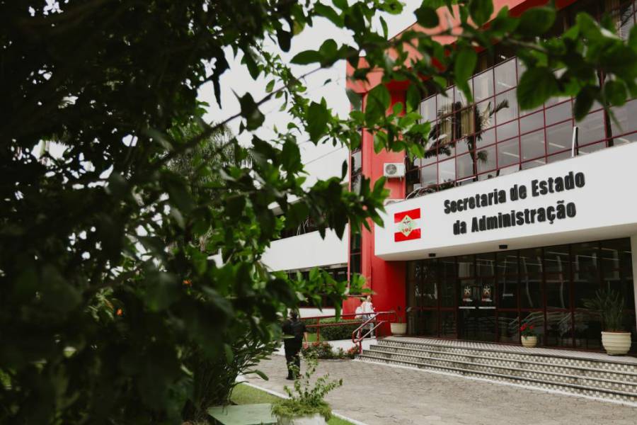 Profissionais com experiência podem se candidatar a bolsas de até R$ 7 mil para atuar em projetos de inovação na gestão pública catarinense 1 Profissionais com experiência podem se candidatar a bolsas de até R$ 7 mil para atuar em projetos de inovação na gestão pública catarinense 1