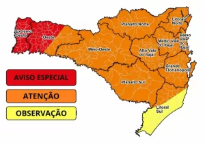 Leia mais sobre o artigo Proteção e Defesa Civil atualiza alerta e eleva para muito alto o risco de tempestades severas para o Oeste e Extremo Oeste de SC