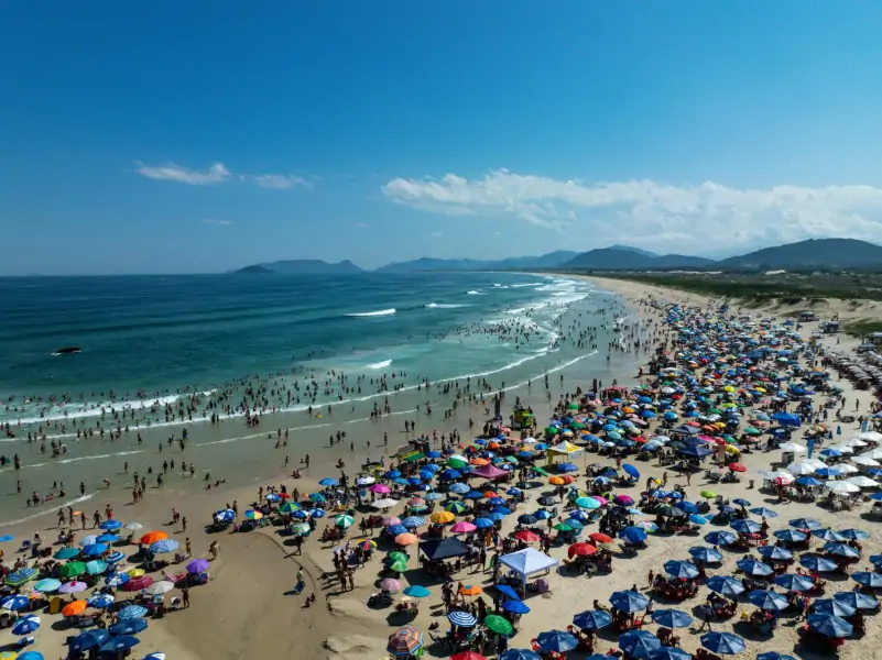 Turismo em Santa Catarina registra segundo maior crescimento do país no verão 2025 1 Turismo em Santa Catarina registra segundo maior crescimento do país no verão 2025 1