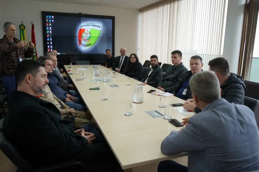 Reunião na Secretaria de Segurança Pública alinha ações com Conselhos Comunitários para a Temporada 2025/2026 em Florianópolis 2