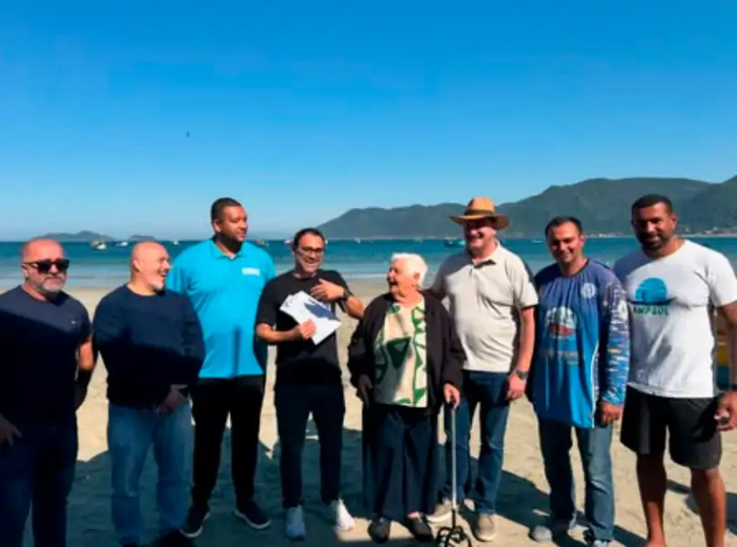 Entrega de trator e carretão fortalece pesca artesanal no Pântano do Sul 1