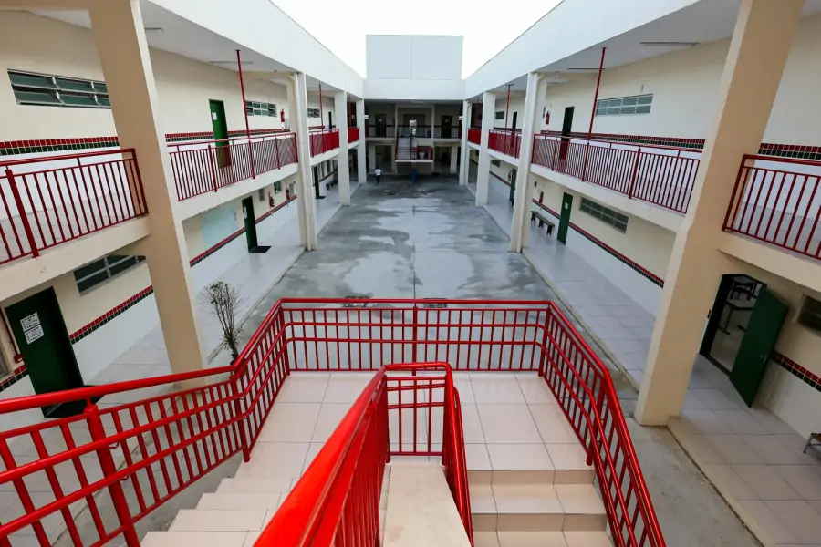 Governador inaugura reforma e ampliação da EEB Júlio da Costa Neves em Florianópolis 1