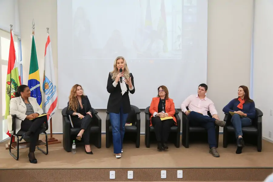 Secretaria realiza reunião com o Comitê Integra SC para tratar da segurança nas escolas estaduais 1