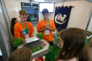 Leia mais sobre o artigo Abertas as inscrições para a XVII Feira Estadual de Ciência e Tecnologia de SC