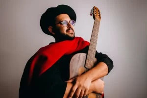 Leia mais sobre o artigo Cantor Rafael Puerta encerra tour em SC com dois shows gratuitos em Florianópolis