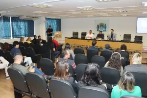 Leia mais sobre o artigo Debate na Câmara expõe dificuldades de pessoas com deficiências invisíveis no transporte coletivo da capital