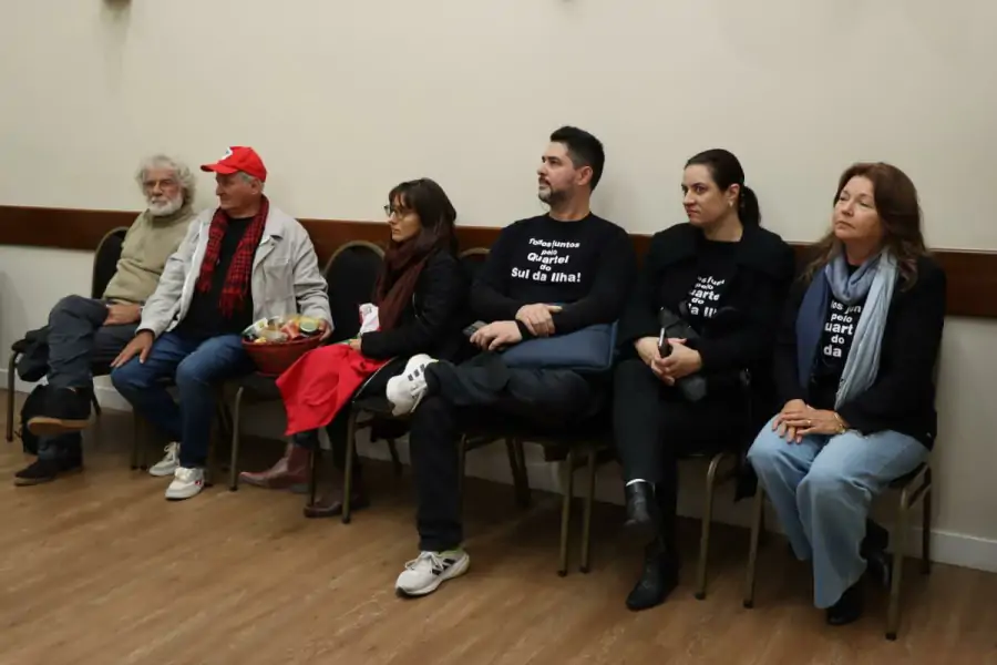 Tribuna Livre debate instalação de quartel da PM no Sul da Ilha e celebra 40 anos do MST em SC 1