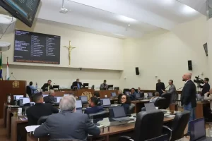 Leia mais sobre o artigo Vereadores aprovam LDO 2026 com emendas e orçamento estimado em R$ 4,07 bilhões