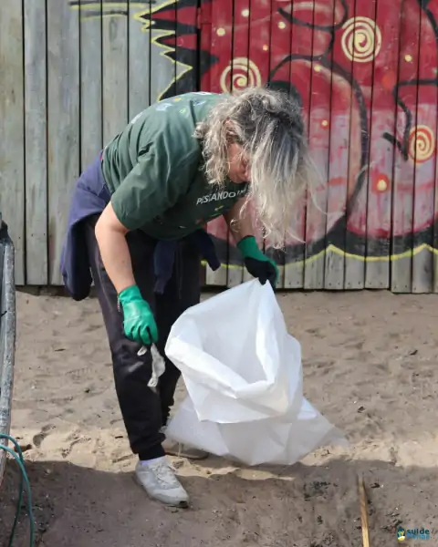 Mutirão de limpeza mobiliza comunidade e reforça a importância da preservação marinha em Florianópolis 22