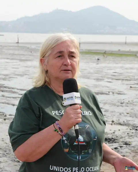 Mutirão de limpeza mobiliza comunidade e reforça a importância da preservação marinha em Florianópolis 24