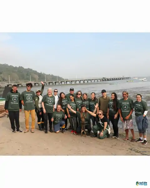Mutirão de limpeza mobiliza comunidade e reforça a importância da preservação marinha em Florianópolis 1