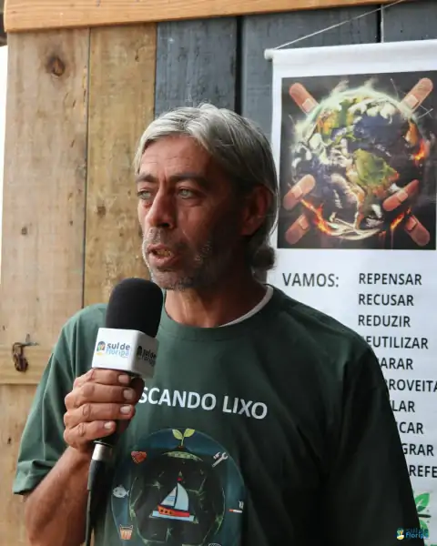 Mutirão de limpeza mobiliza comunidade e reforça a importância da preservação marinha em Florianópolis 17