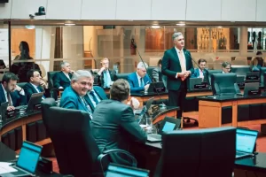 Leia mais sobre o artigo Alesc aprova proposta que simplifica abertura de empreendimentos em SC