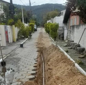 Leia mais sobre o artigo CASAN instala nova rede de água na Armação