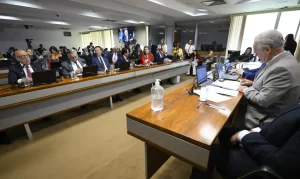 Leia mais sobre o artigo Comissão do Senado aprova isenção do IR para quem ganha até R$ 5 mil 