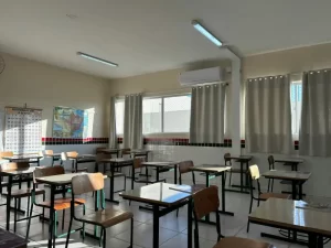 Leia mais sobre o artigo Governo de SC distribui mais 3 mil aparelhos de ar-condicionado para as escolas estaduais