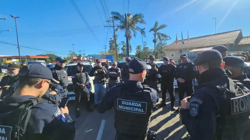 Operação Solo Legal: 32 construções em APP são demolidas em Florianópolis  1