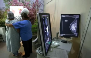 Leia mais sobre o artigo Outubro Rosa: Governo SC amplia iniciativas de prevenção e detecção do câncer de mama