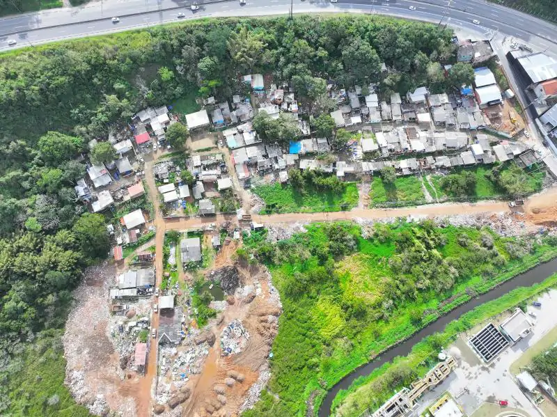 PMF apreende 5 caminhões por descarte irregular de entulho nos Ingleses 1