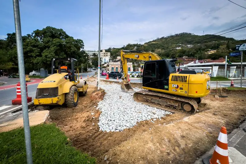 Prefeitura realiza obra no acesso ao Pantanal 1