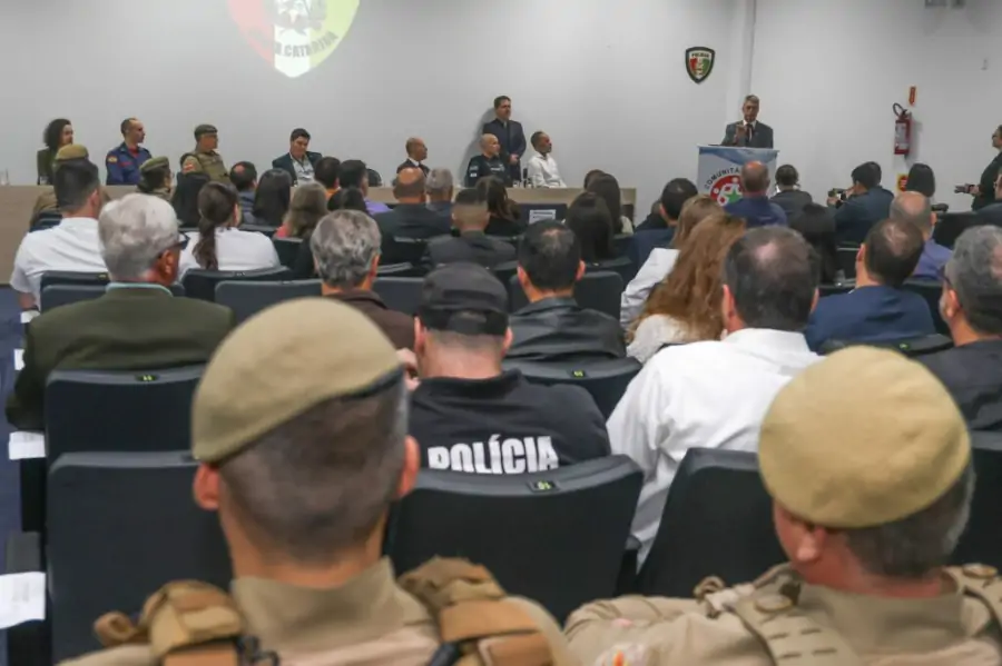 Secretaria dá posse a diretorias de seis Conselhos Comunitários de Segurança de Florianópolis 3