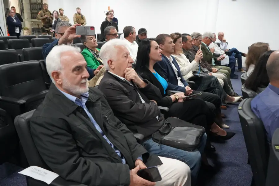 Secretaria dá posse a diretorias de seis Conselhos Comunitários de Segurança de Florianópolis 48