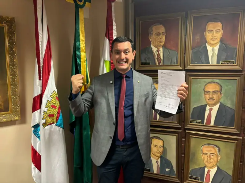 Vereador Pastor Giliard aprova lei histórica que une irmãos no mesmo turno escolar 1