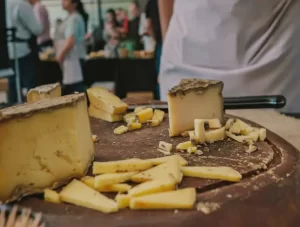 Leia mais sobre o artigo 8ª Feira do Queijo reúne 18 marcas artesanais de quatro estados em Florianópolis