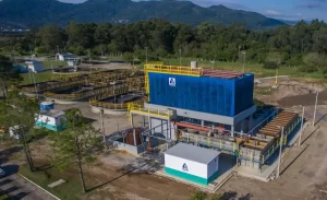 Leia mais sobre o artigo CASAN inicia instalação de um novo módulo na ETE Compacta de Canasvieiras