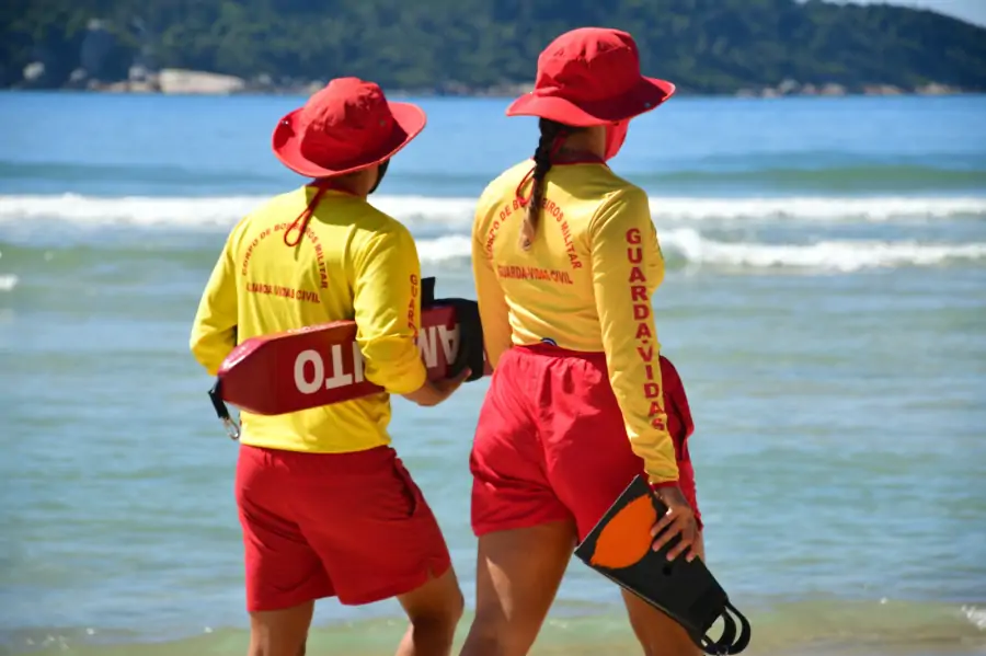CBMSC inicia pré-temporada da Estação Verão 2025/2026 com a abertura de postos guarda-vidas em todo o estado 1
