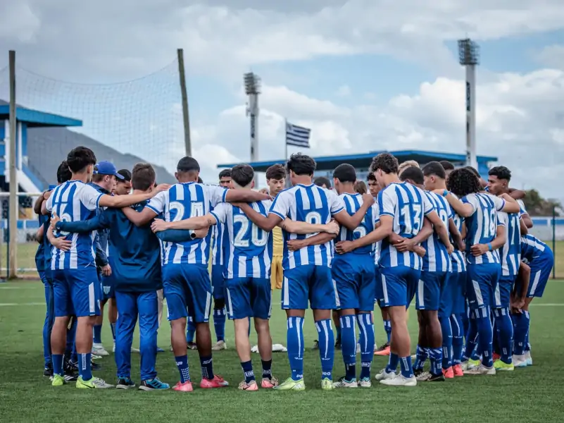 Chute à distância na partida Avaí x Athletic Club SAF-MG 1