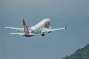 Leia mais sobre o artigo Empresa aérea anuncia aumento de voos e 86 mil assentos a mais em SC para a temporada de verão