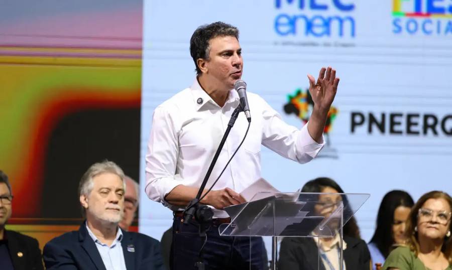 Ministro da Educação diz que professor tem que ser bem remunerado 1