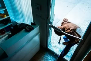 Leia mais sobre o artigo Moradores do Sul da Ilha relatam furto em residência na Rua Gramal, no Campeche