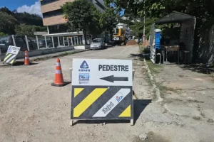 Leia mais sobre o artigo Obras de implantação de rede coletora avançam nos bairros Cacupé e Itacorubi em Florianópolis