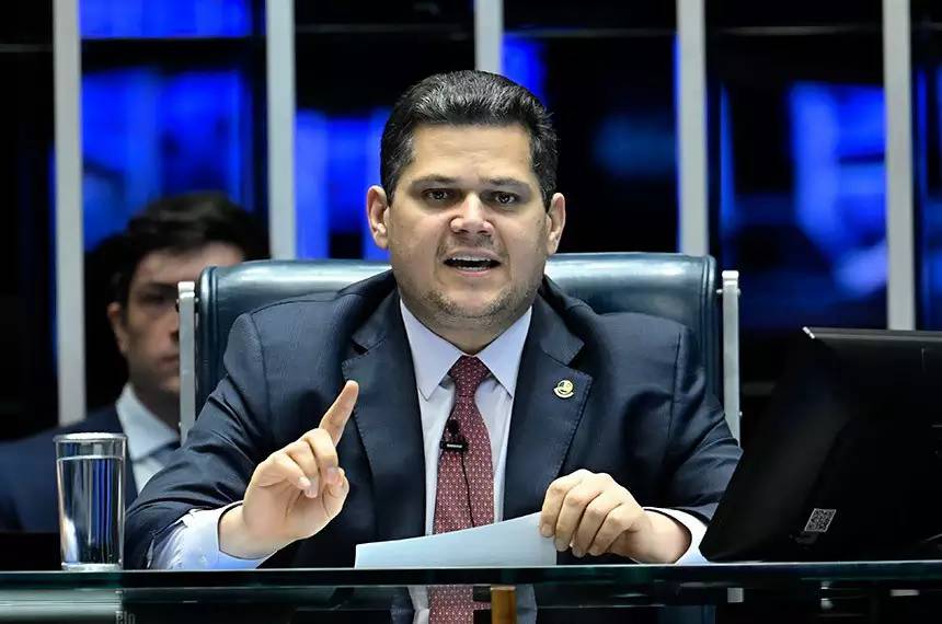 Presidente do Senado convoca sessão do Congresso para votar autorização permanente para isenção do Imposto de Renda para até R$ 5 mil 1