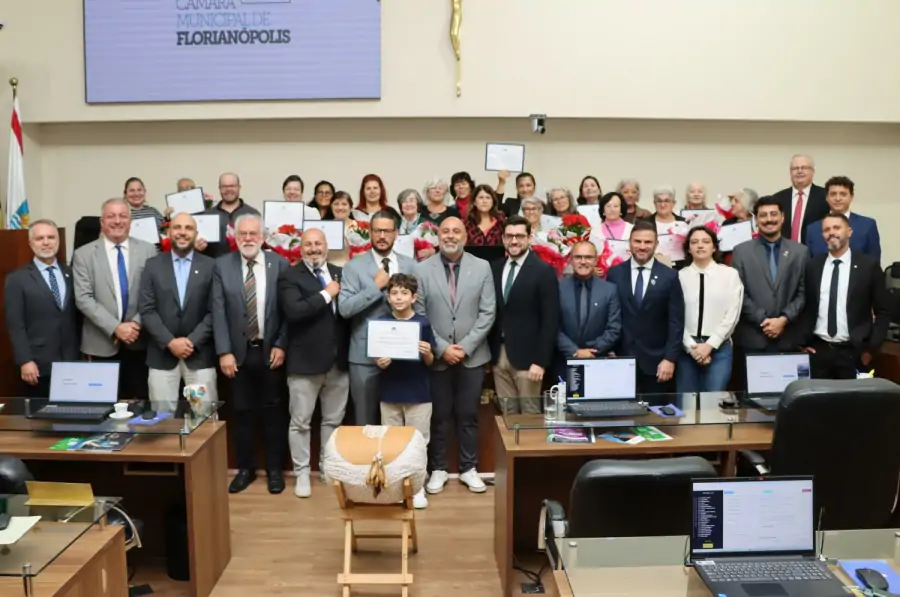 Rendeiras e rendeiros recebem homenagem por preservar cultura centenária em Florianópolis 1