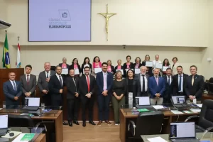 Leia mais sobre o artigo Câmara realiza tarde de conscientização sobre a importância do cuidado e prevenção com o câncer de mama