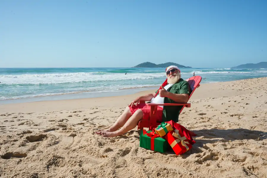 Papai Noel escolheu o destino das férias: será em Floripa 1