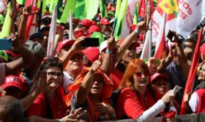 Sindicatos celebram salário mínimo e defendem melhoria em reajustes 12